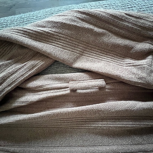 Neutral Tunic With Tie NWOT - Picture 3 of 4